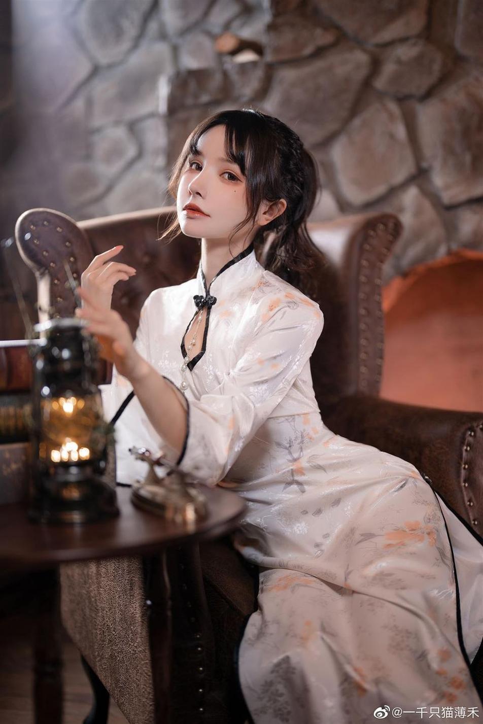 一千只猫薄禾的脚:无与伦比的猫咪定制摄影服务,让你的爱猫永远与众不同。(一千只猫薄禾黑色泳装) 一千只猫薄禾的脚:无与伦比的猫咪定制摄影服务,让你的爱猫永远与众不同。(一千只猫薄禾黑色泳装)