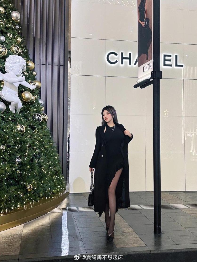 探寻夏鸽鸽不想起床没p过的图背后的故事,发现这幅原图更加动人心弦。(夏鸽鸽不免费图在哪看) 探寻夏鸽鸽不想起床没p过的图背后的故事,发现这幅原图更加动人心弦。(夏鸽鸽不免费图在哪看)