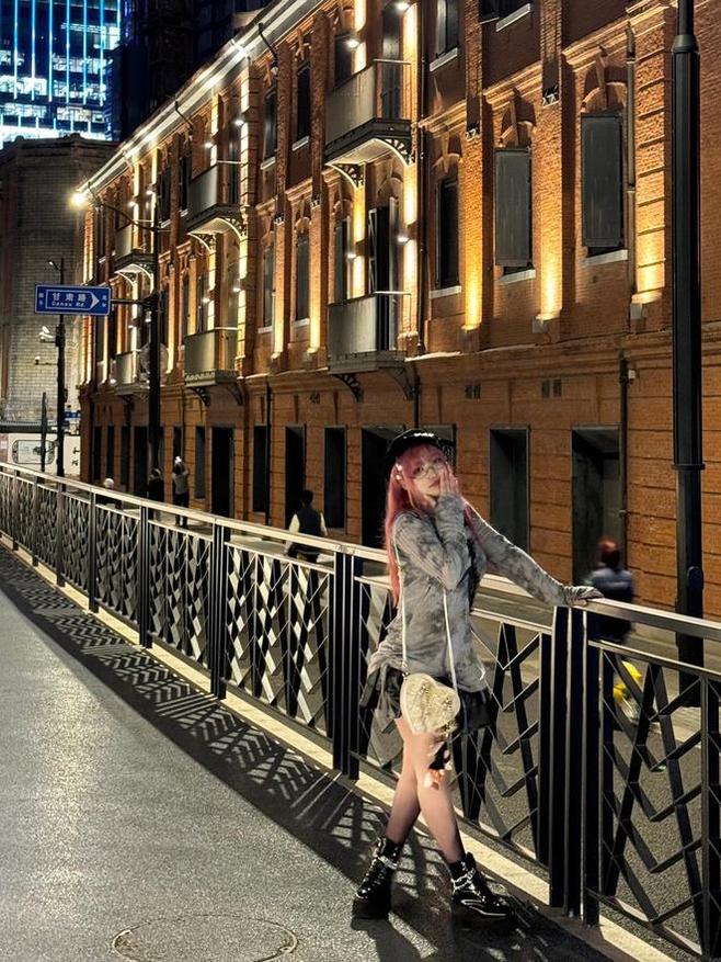 奇行家狗崽初冬梅川cos分享寒风切骨,信手画出千面妆 奇行家狗崽初冬梅川cos分享寒风切骨,信手画出千面妆