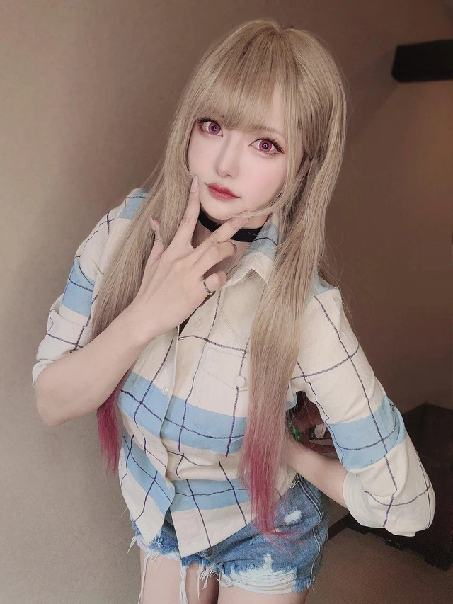 女coser在《更衣人偶坠入爱河》中cosplay喜多川海梦,人气爆棚 女coser在《更衣人偶坠入爱河》中cosplay喜多川海梦,人气爆棚