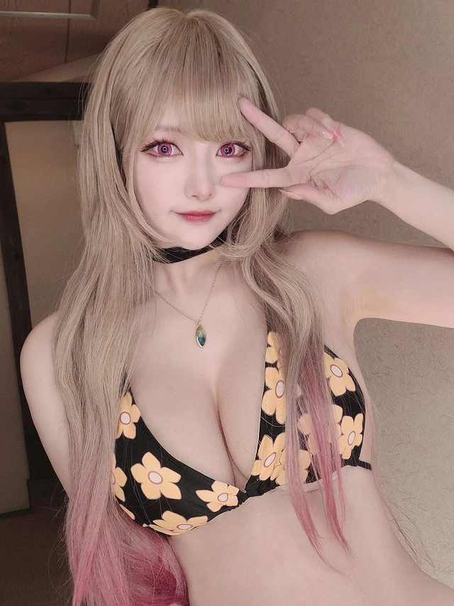 女coser在《更衣人偶坠入爱河》中cosplay喜多川海梦,人气爆棚 女coser在《更衣人偶坠入爱河》中cosplay喜多川海梦,人气爆棚