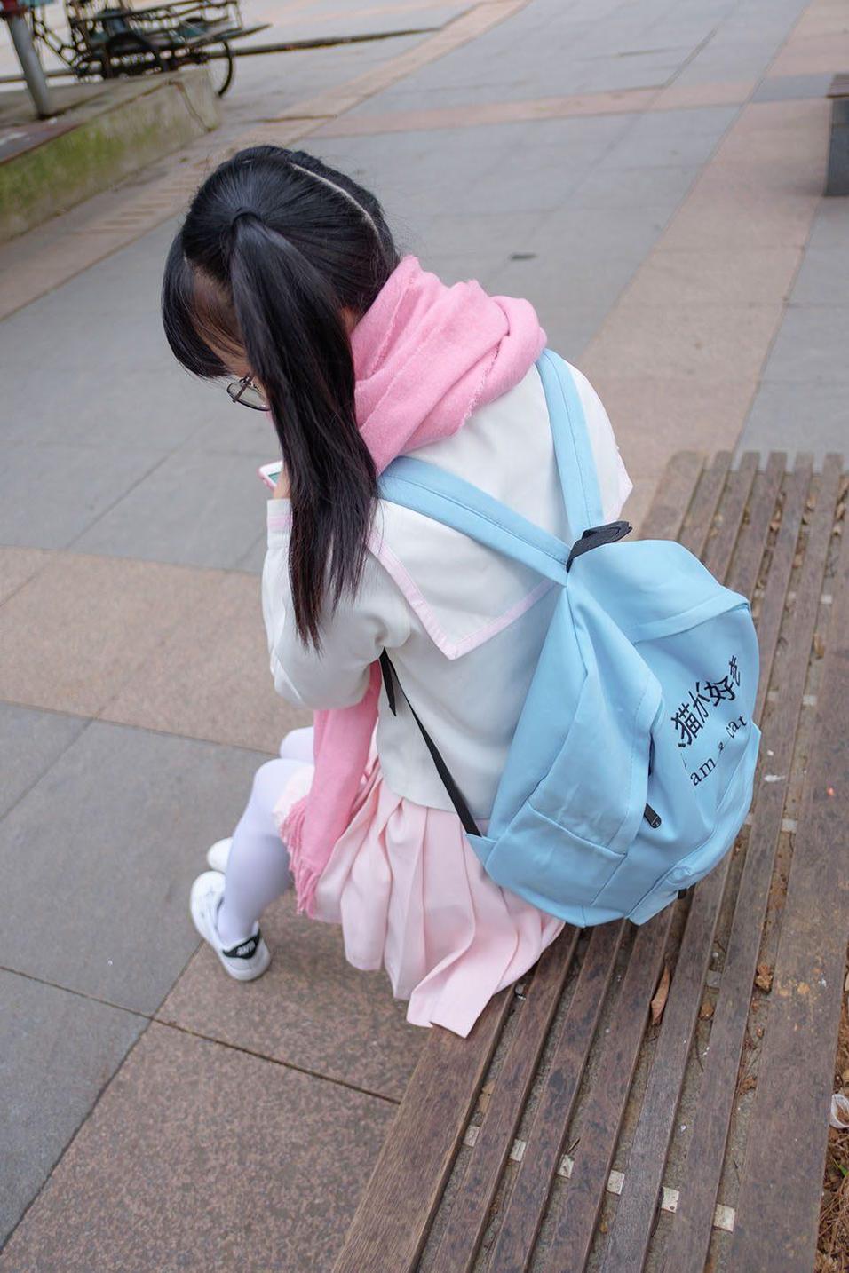 完美演绎！阿诺不是施瓦辛戈校服娱乐吧的cos化身竟神似原著角色(完美演绎!阿诺结局)