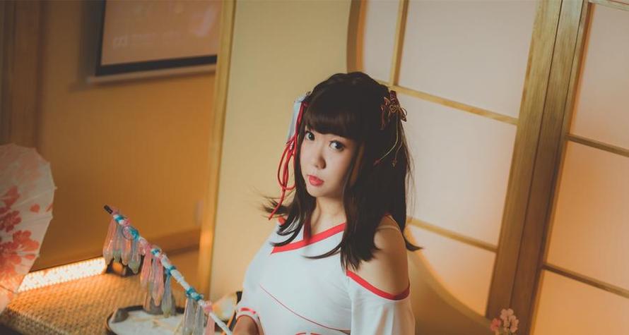 让你瞬间上头的cos作品：甜糖大魔王清晨阳光套照片风采(瞬间上头表情图)