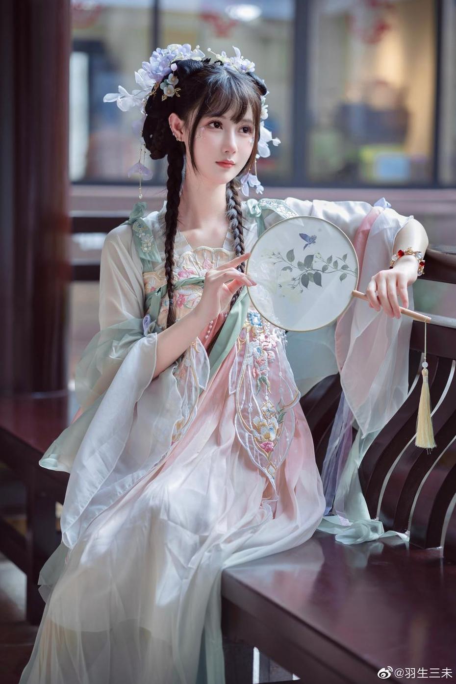 羽生三未cos八重神子的绝美作品，带你领略另一番风情。(羽生三未尼禄)