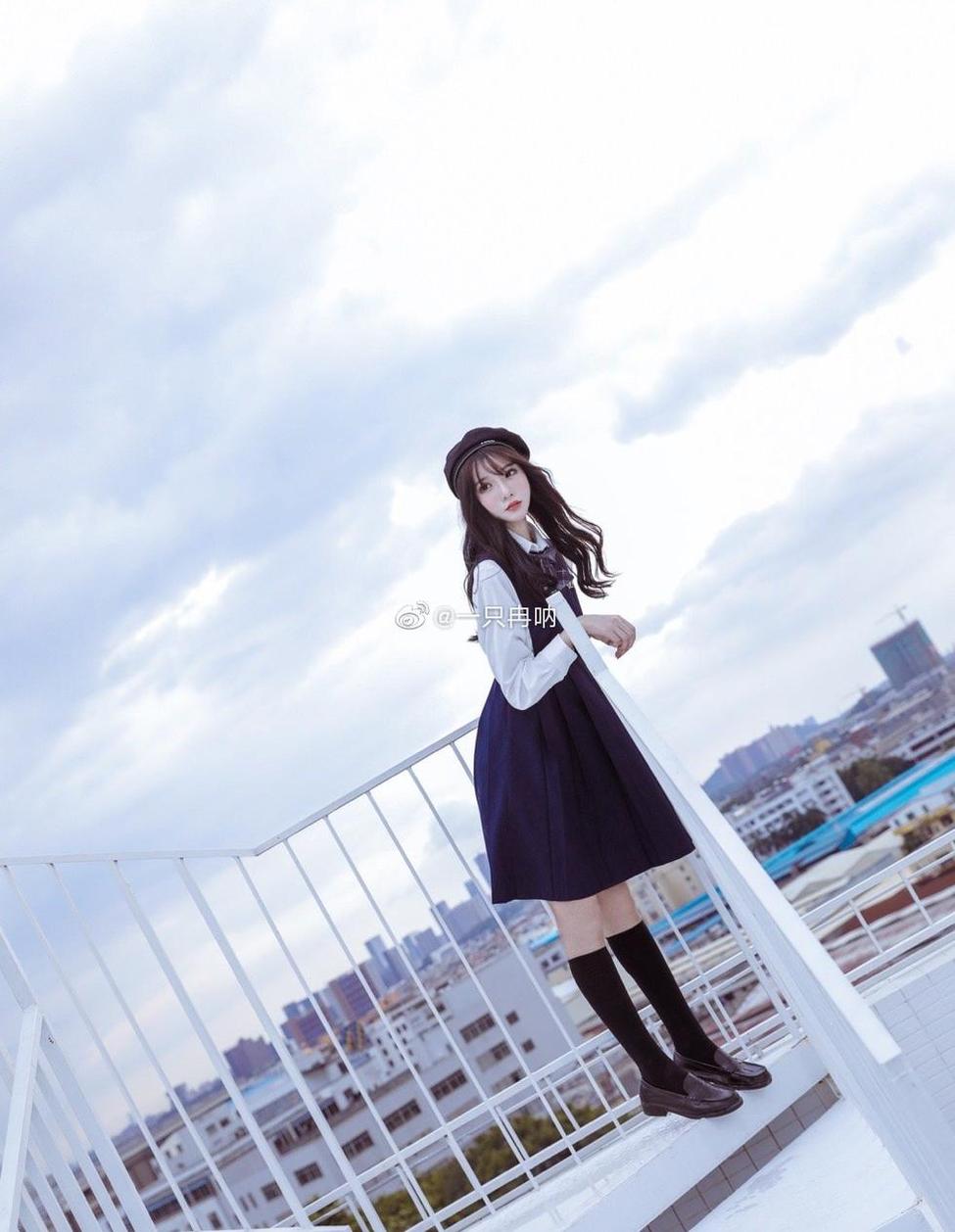 一只冉呐旗袍高跟，写意摄影视角下的完美照片