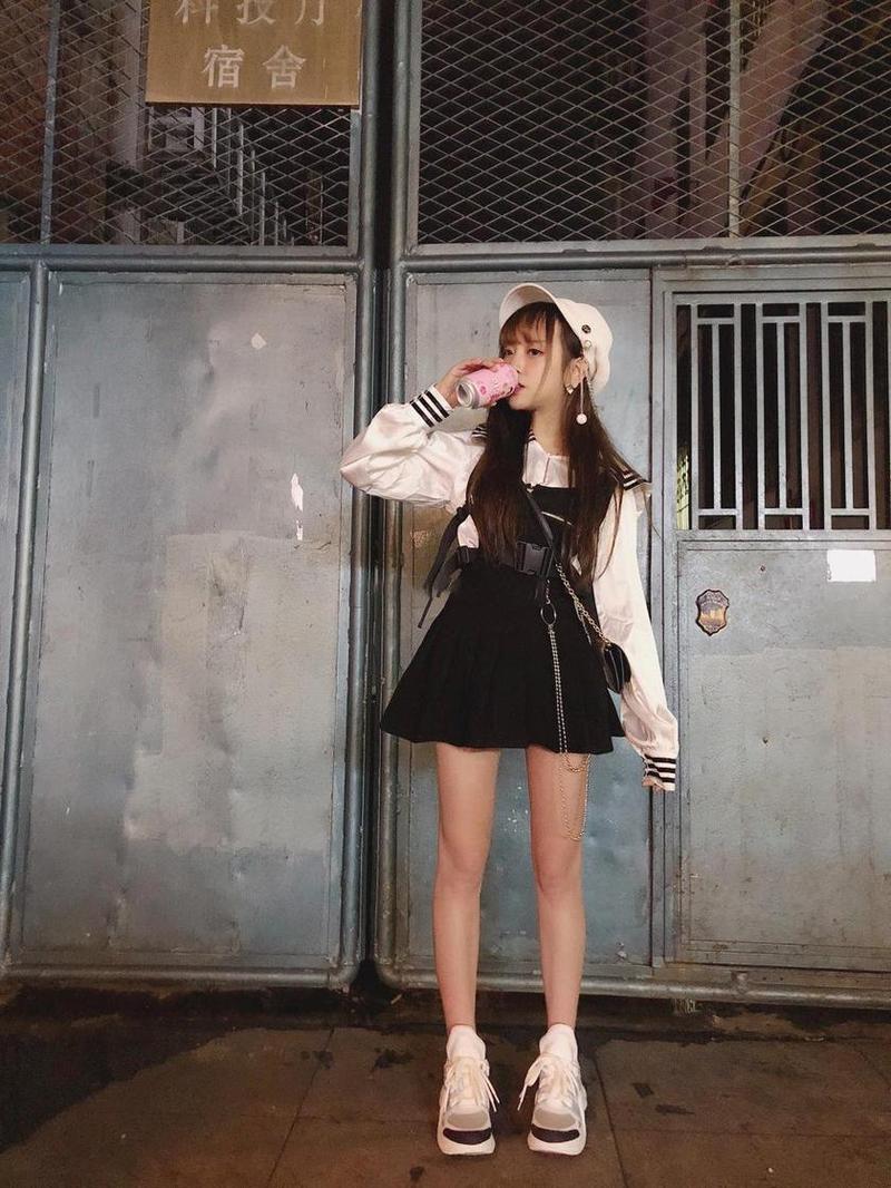 漂亮的过期米线喵尾巴塞哪里的美图献上(过期的米线线资源最新82套)