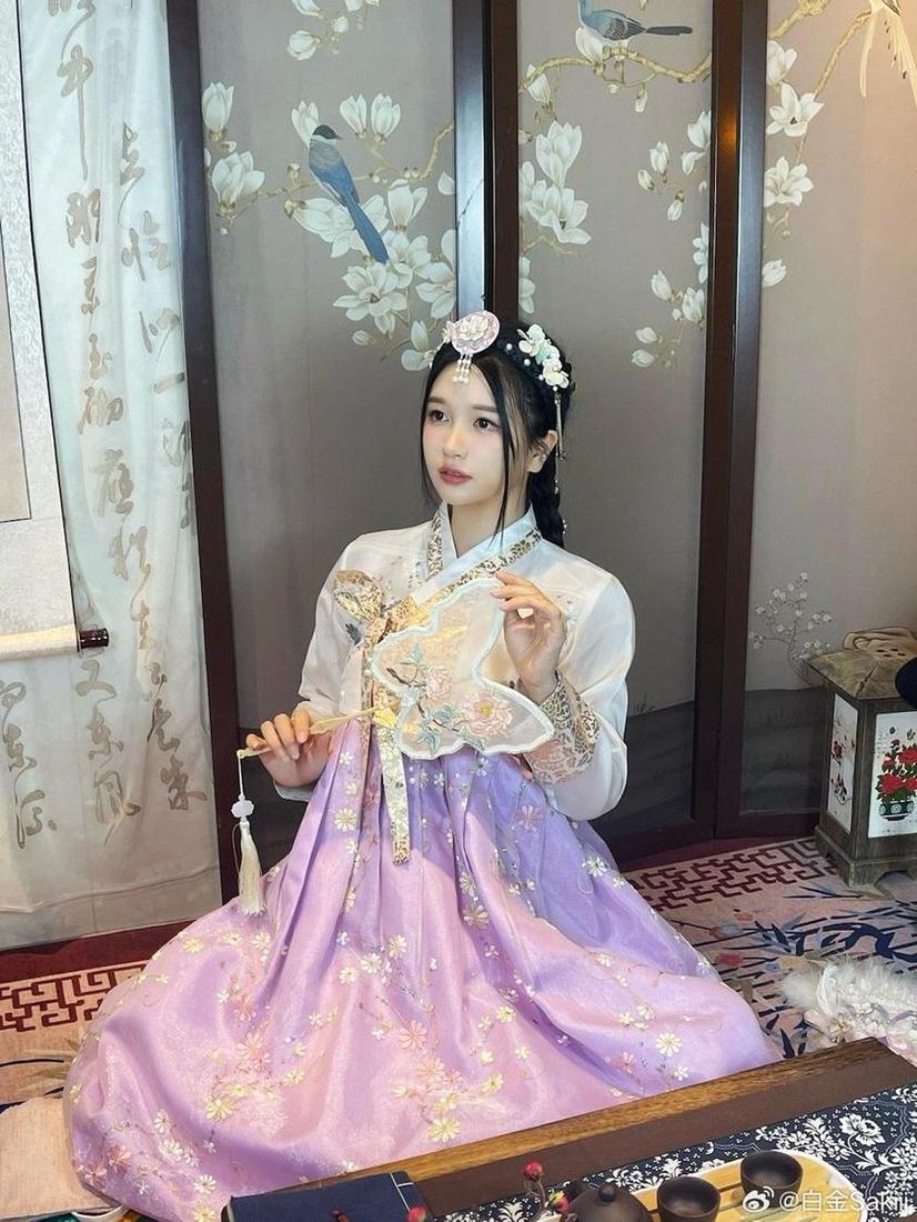 独家分享！“白金saki9套7z”图包大放送(白蚺百科)