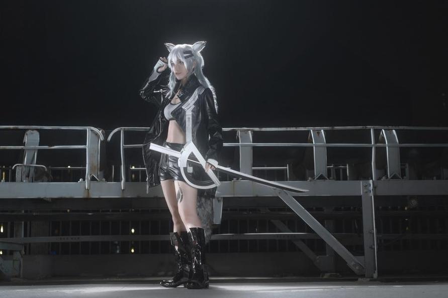 揭秘铁板烧鬼舞w洛天依最新图片集，独揽视觉盛宴(铁板烧鬼舞g36c)