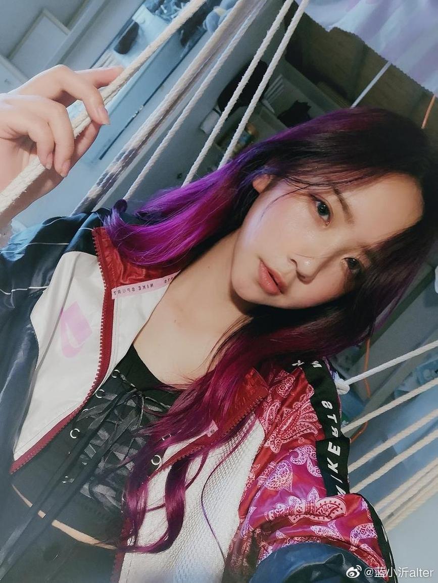 一流coser蓝小沂最新合集来袭，看点多多(网络红人小蓝)