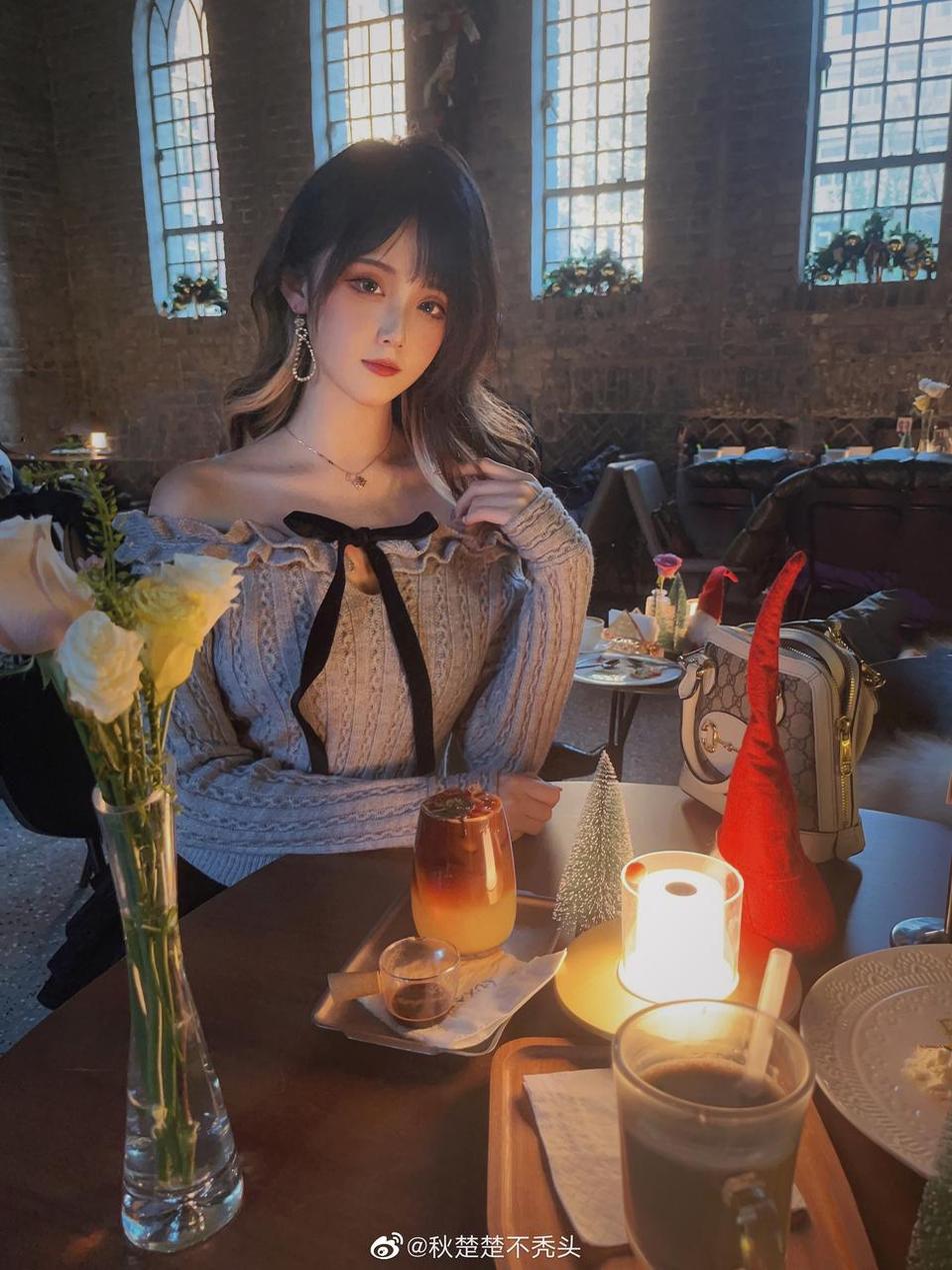 上百张秋楚楚真名叫什么的原图，让你一秒变coser(秋楚楚多大了)