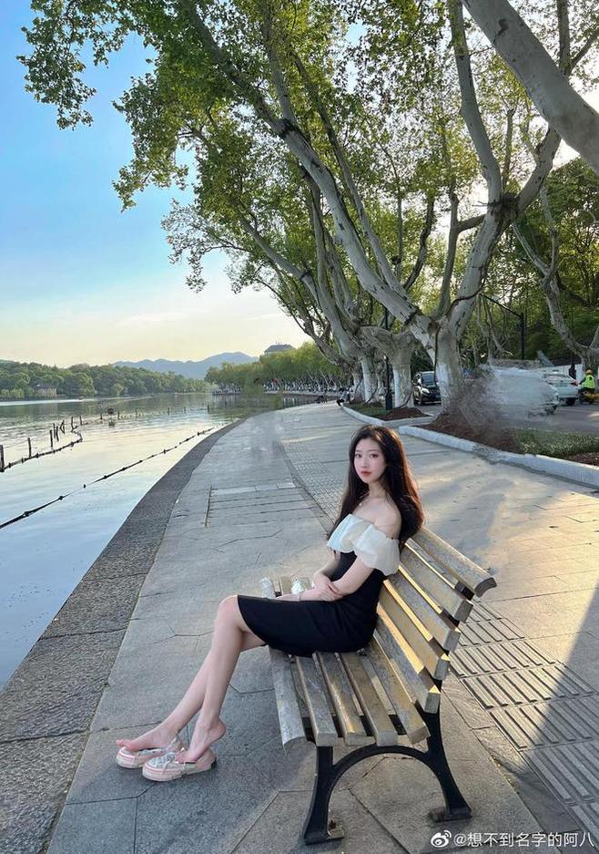 想不到名字的阿八遇见鹿神cos：扒一扒这部作品的cos细节(想不到名字的阿八cos)