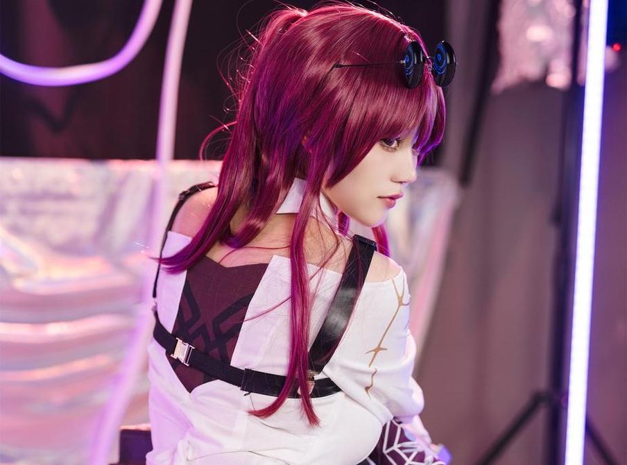 出炉！小仓千代w微博最新美图曝光，无与伦比的诱惑(小仓千代真的还是假的)