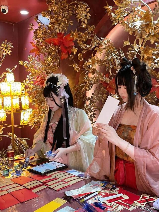 惊艳眼球的细节把握，自闭颜球球应援集夺人心魂(惊艳了眼球)