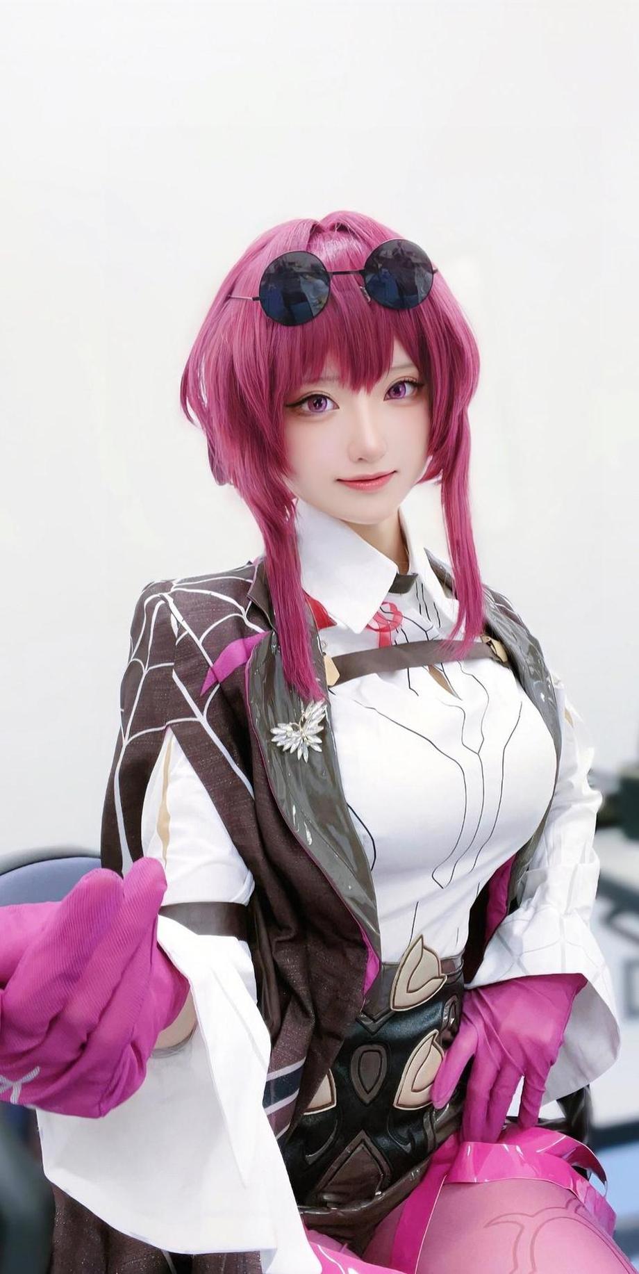 千阳快起床真名cos更新，用实力征服大众的花式扮演小技巧。(千阳是什么意思)