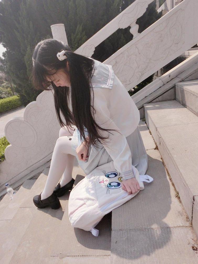 摄影大师的精心打造：赛高酱cos从多个角度彰显她的气质(摄影大师的精心作品)