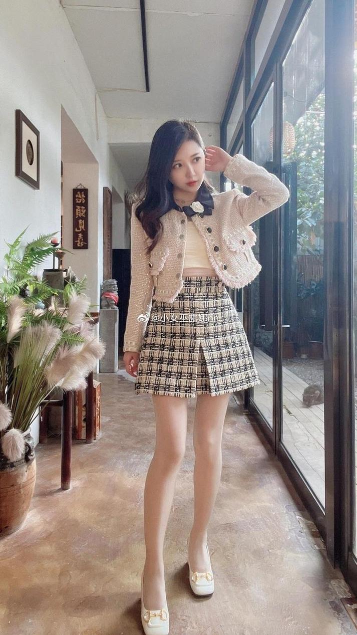 一起来欣赏小女巫露娜y微博的美图摄影作品吧(一起来欣赏小女孩的句子)