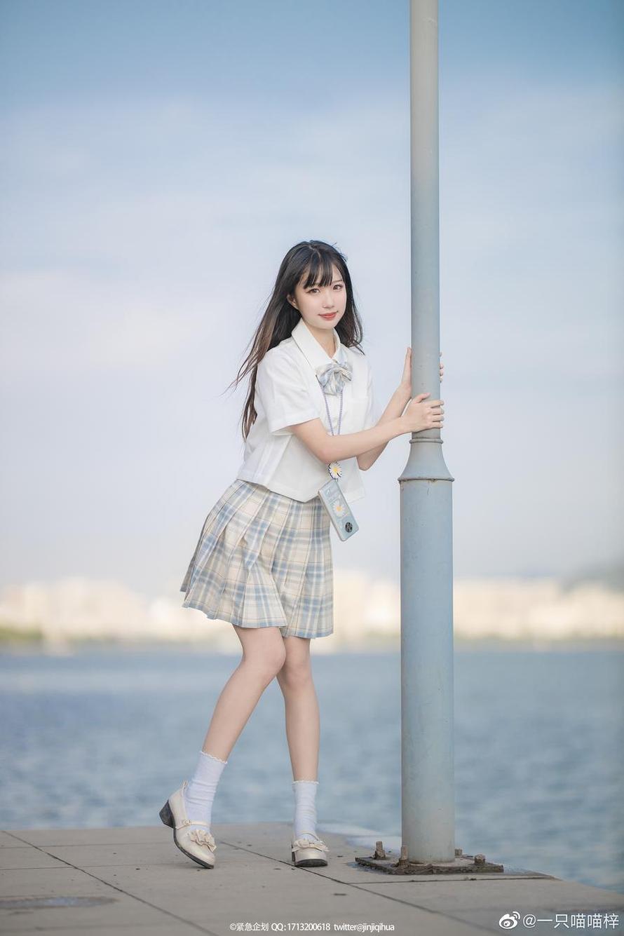 一只喵喵梓独角兽的摄影图包，记录着她神秘的旅程。(一只喵喵dan)