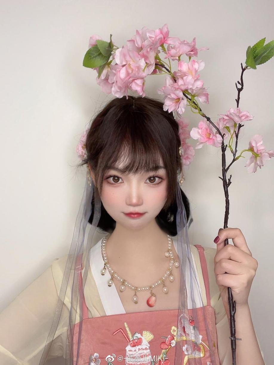 戚顾儿微博cos太华献上精致摄影作品，尽享视觉盛宴(戚顾儿cos魁语)