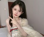 在这个图包里，你会发现微博倦倦猫cos作品的原始魅力。(在这张图片里的英文是什么)