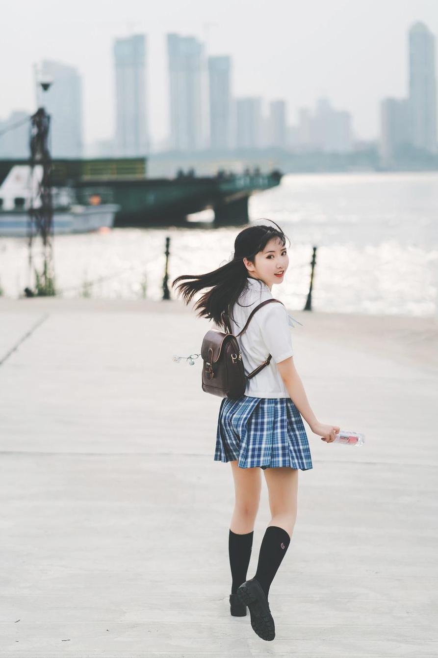 面饼仙儿写真，带你领略她的不凡风采(面饼仙儿写真免费)