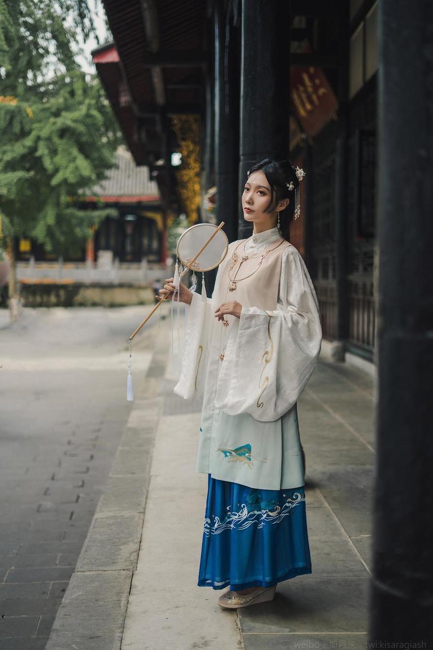 如月灰斯卡蒂图包更新，高质量cos作品一次带回家(如月灰多少钱)