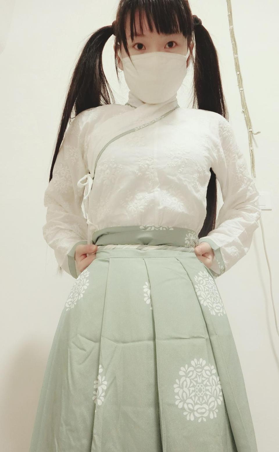 唯美摄影西尔酱纯白小背心，让你爱上她(西尔酱有视频吗?)