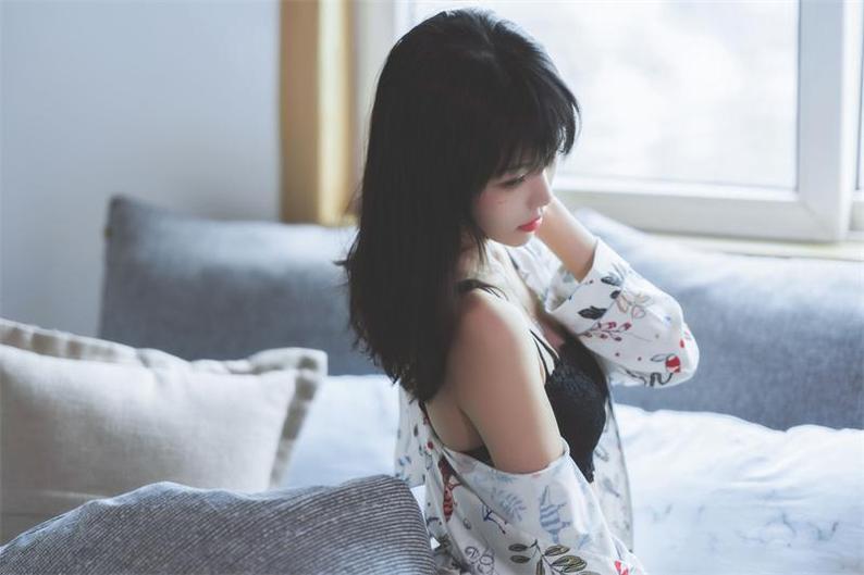 倦倦喵在线免费身着神秘服装的女孩，COSPLAY照片带你穿越异次元(倦舞的全部小说)