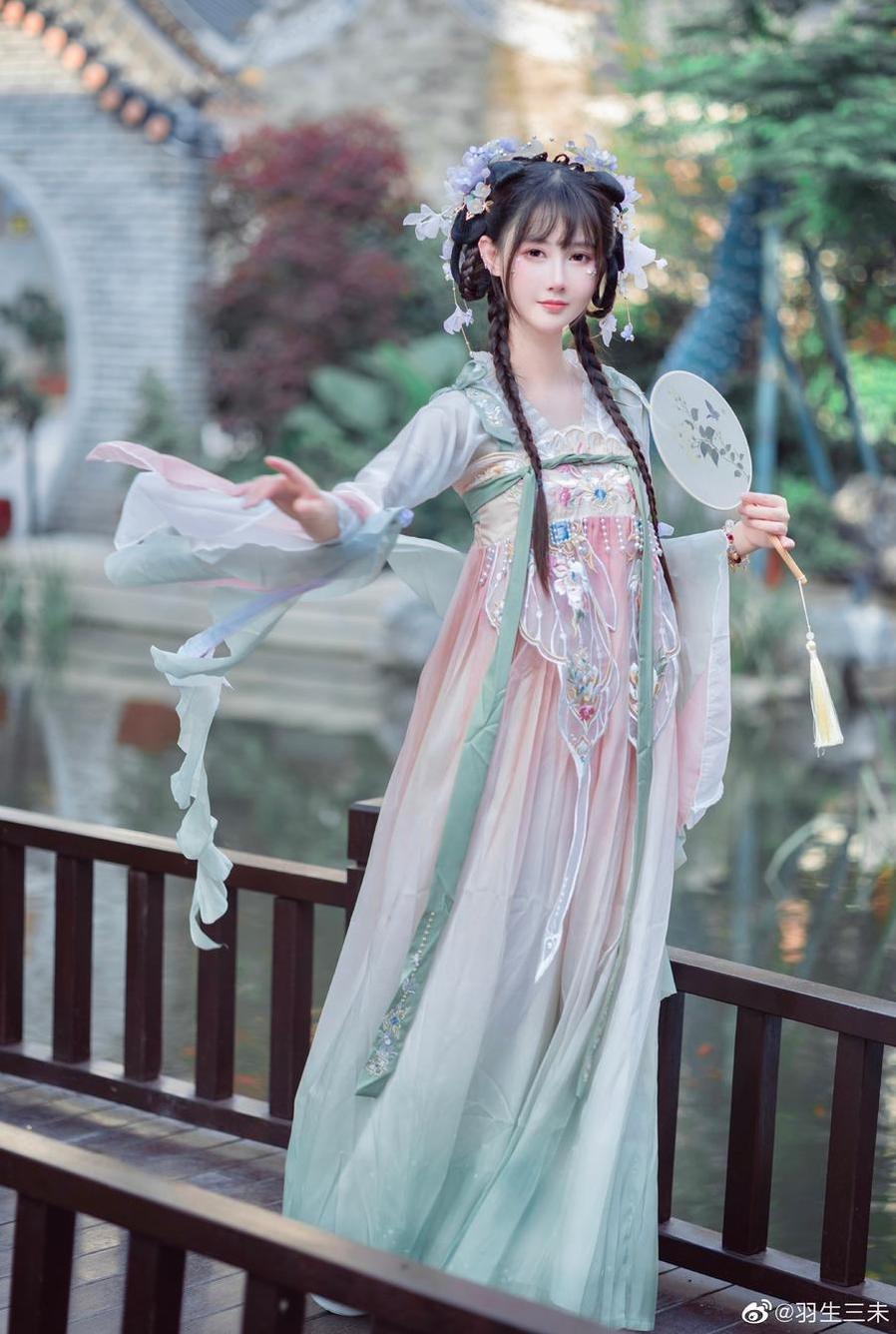 羽生三未的微博代表摄影作品，超越一切美好的夸奖(羽生三未微博写真)