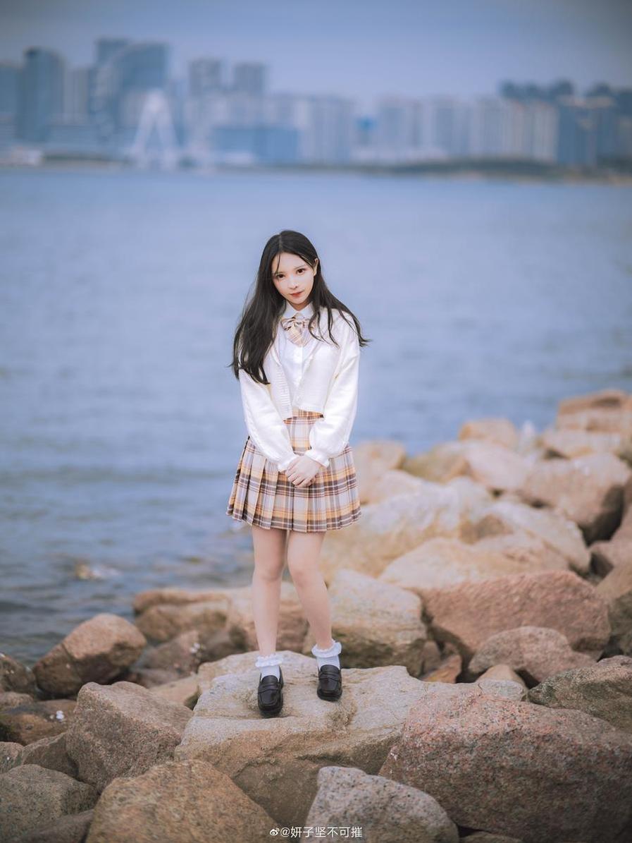 妍子坚不可摧的微博：让你欲罢不能的高清美图(妍子坚不可摧的真名是谁?)