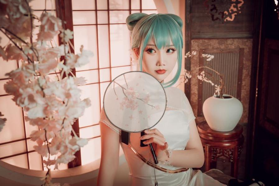 分享一组“面饼仙儿是男的还是女的”的美图，好像被这个可爱又冷漠的表情迷住了(好吃的面饼做法大全集)