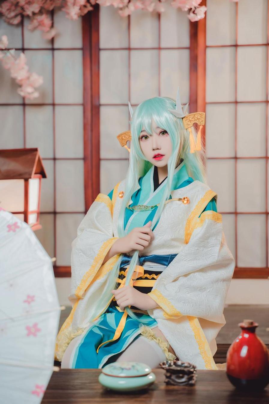 这些明日方舟猫君君cos精选图包，堪称完美(明日方舟猫耳朵的有谁)