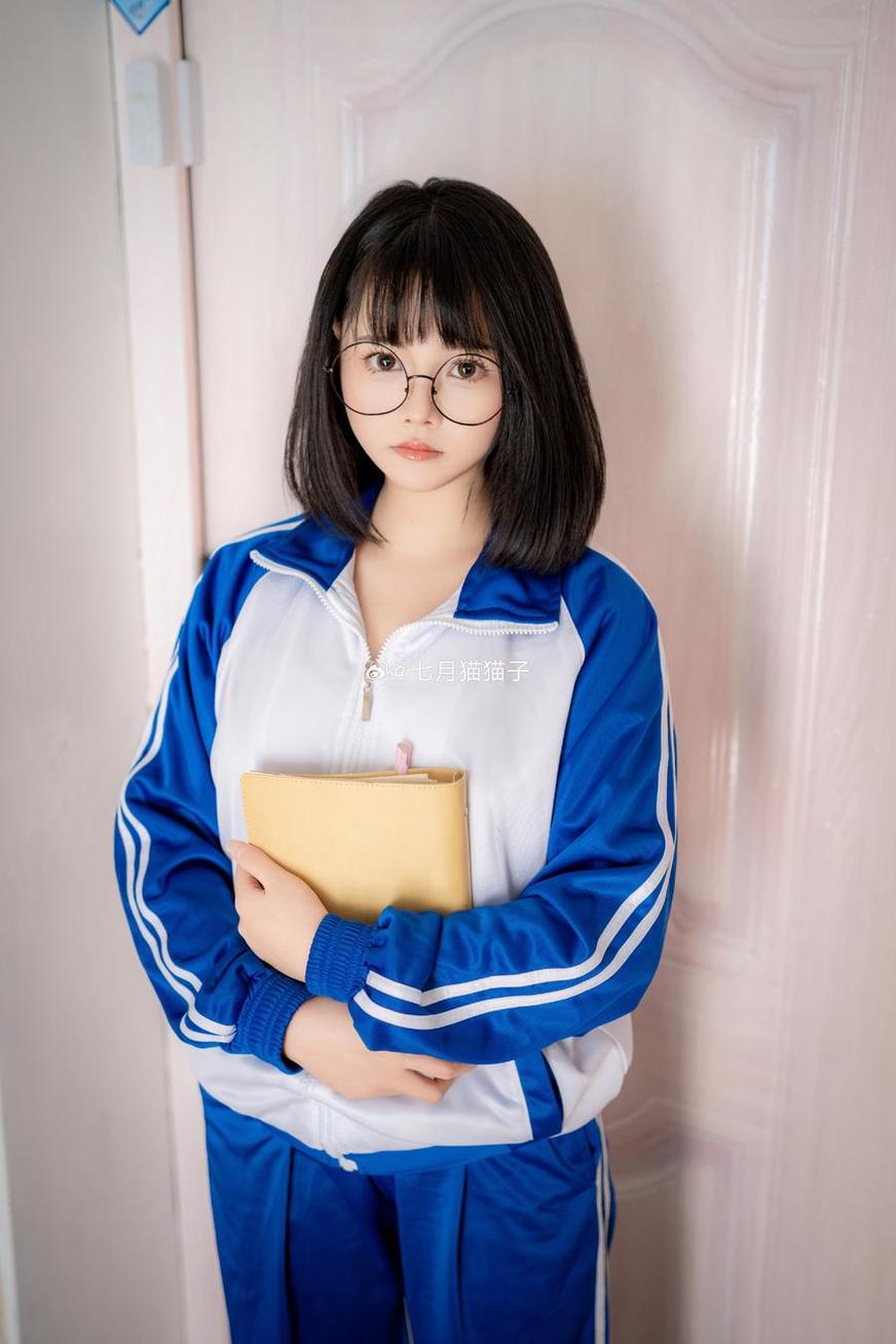 七月喵子遮手壁纸：cos作品，让你感受二次元的魅力(七月喵子蓷te)