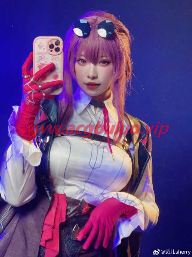 [崩坏：星穹铁道]贤儿sherry cos卡芙卡，魔法女王炫酷cosplay大放光彩(崩坏星穹铁道角色)